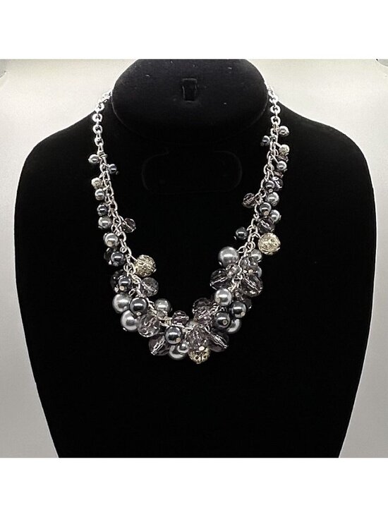 Premium Design Jewelry - Vintage Style Silver Tone Chunky Beaded Necklace With Lobster Clasp & Decorative
